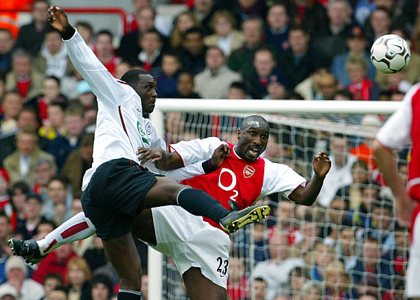 他在密集防 他在密集防